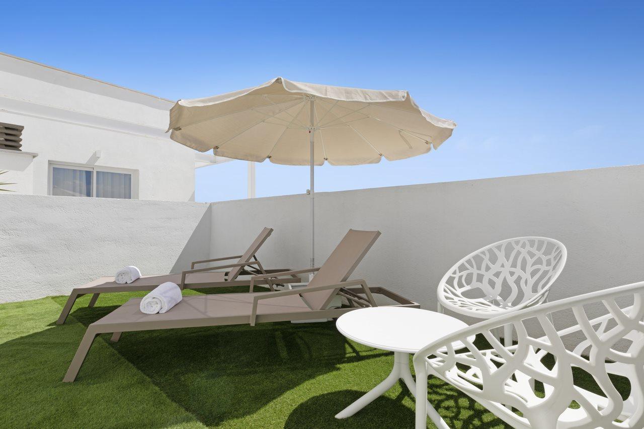 Hotel Sant Jordi Segur de Calafell Exterior photo