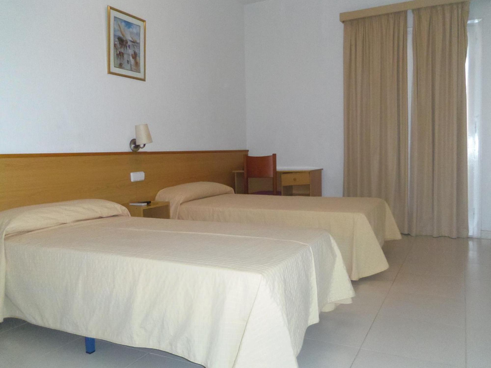 Hotel Sant Jordi Segur de Calafell Exterior photo